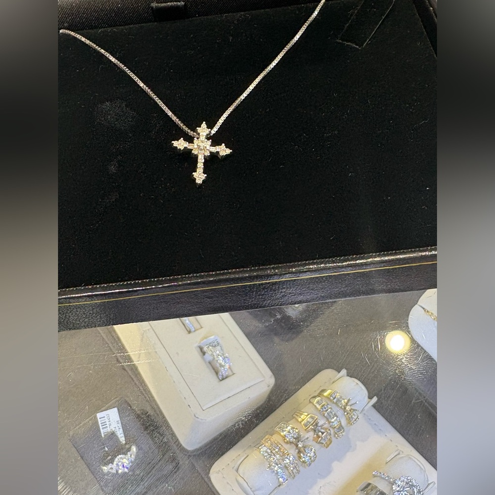 14 KT Solid White Gold Diamond Cross Necklace